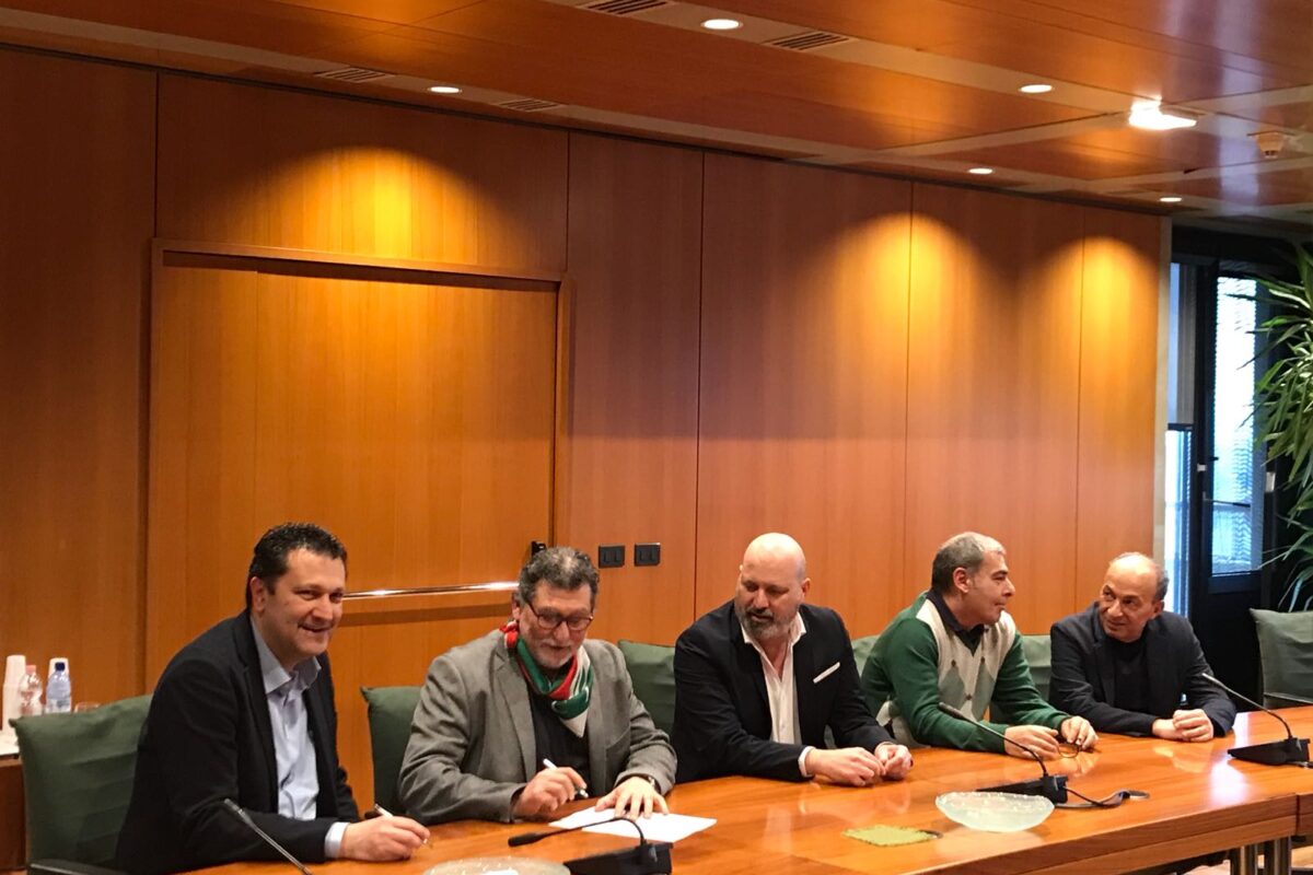 05.02.2018 – PRESIDIO PER IL RINNOVO DEI CONTRATTI SANITA’ E FUNZIONI LOCALI: BONACCINI SOTTOSCRIVE DOCUMENTO CONGIUNTO CON FP CGIL, CISL FP, UIL FPL