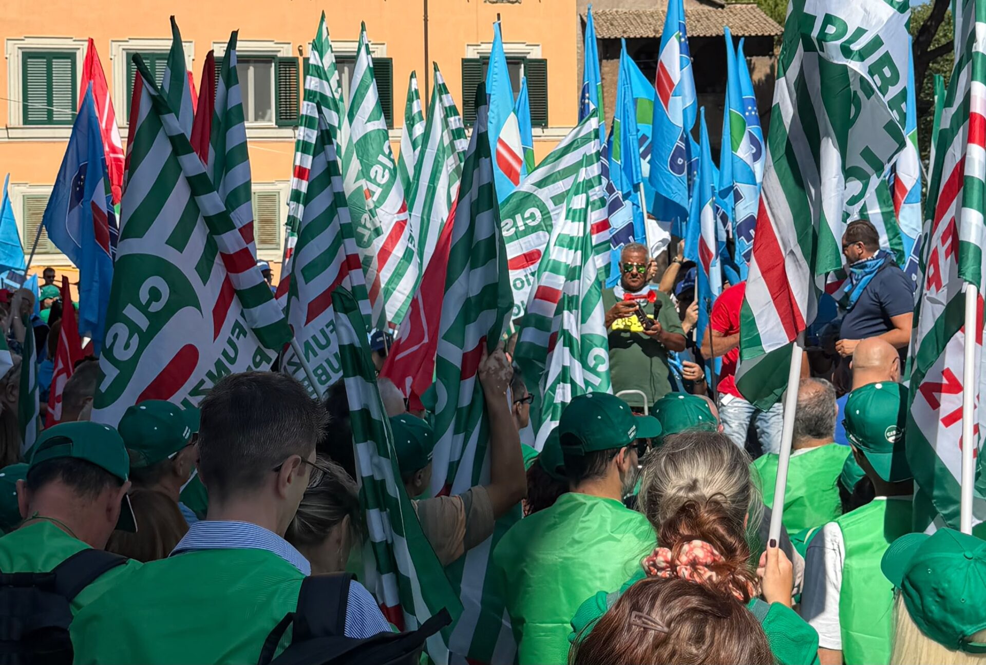 Sanità privata e RSA. Fp Cgil, Cisl Fp e Uil Fpl: “Decreto PA ennesima occasione persa. Nessuna risposta a 300 mila lavoratrici e lavoratori senza contratto”